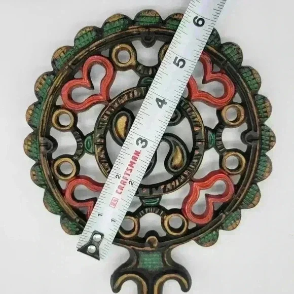 Vintage WILTON Cast Iron Painted Trivet W/ Feet Pot Holder Hot Plate Red Hearts - Picture 4 of 12